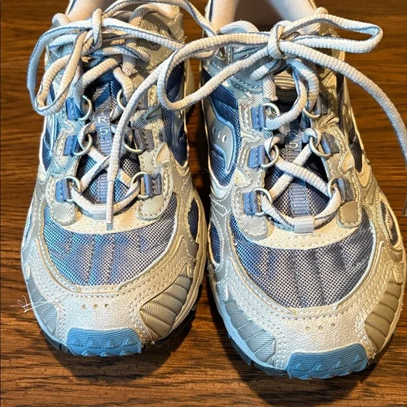 Saucony shoes - Picture 11 of 12